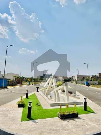 کوہِ نور سٹی فیصل آباد میں 1 کنال رہائشی پلاٹ 10.75 کروڑ میں برائے فروخت۔