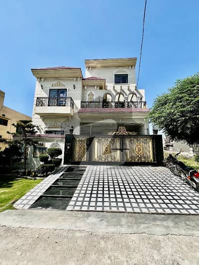 10 Marla Spanish Design 1 year used House for sale