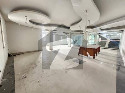 جوہر ٹاؤن لاہور میں 1 کنال دفتر 3.5 لاکھ میں کرایہ پر دستیاب ہے۔