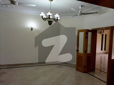 E-11 Beautiful Upper Portion With Separate Gate