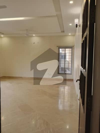 ای ۔ 11 اسلام آباد میں 3 کمروں کا 16 مرلہ زیریں پورشن 1.35 لاکھ میں کرایہ پر دستیاب ہے۔