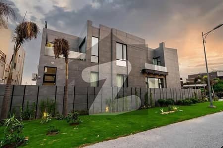 2 KANAL ELEGANT AND FULLY MAINTAINED SUPER HOT LOCATED BUNGALOW IS AVAILABLE IN THE BEST BLOCK OF DHA LAHORE.