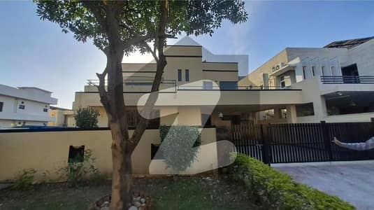 1 Kanal Owner Built Fully Maintained House In Dha 1