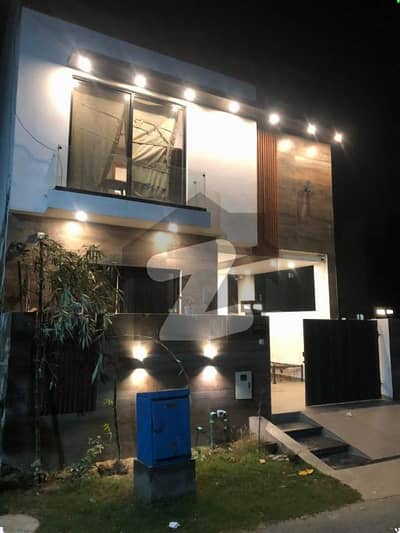 5 MARLA ELEGANT AND FULLY MAINTAINED SUPER HOT LOCATED BUNGALOW IS AVAILABLE IN THE BEST BLOCK OF DHA LAHORE