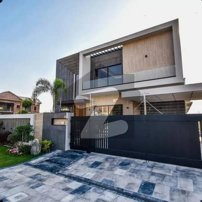 20 MARLA ELEGANT AND FULLY MAINTAINED SUPER HOT LOCATED BRAND NEW BUNGALOW IS AVAILABLE IN THE BEST BLOCK OF DHA LAHORE.