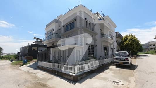 ایف ۔ 15 اسلام آباد میں 8 کمروں کا 11 مرلہ مکان 6.0 کروڑ میں برائے فروخت۔