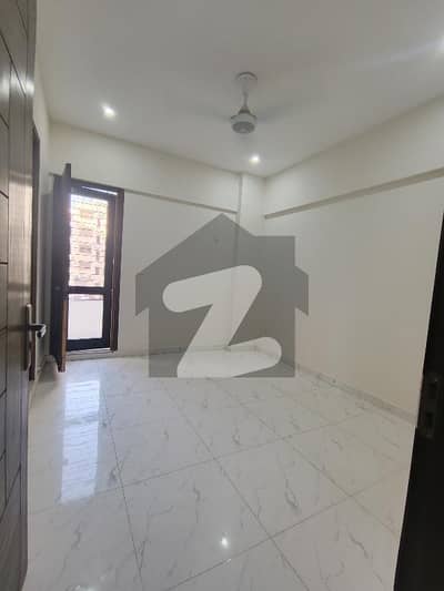 بخاری کمرشل ایریا ڈی ایچ اے فیز 6,ڈی ایچ اے ڈیفینس,کراچی میں 3 کمروں کا 8 مرلہ فلیٹ 1.5 لاکھ میں کرایہ پر دستیاب ہے۔