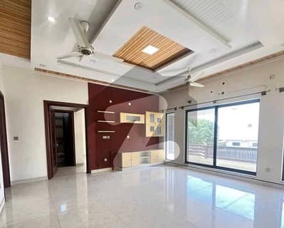 ای ۔ 11 اسلام آباد میں 4 کمروں کا 18 مرلہ بالائی پورشن 2.5 لاکھ میں کرایہ پر دستیاب ہے۔