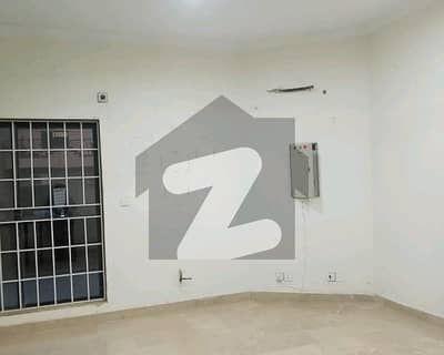 ای ۔ 11 اسلام آباد میں 2 کمروں کا 10 مرلہ بالائی پورشن 90.0 ہزار میں کرایہ پر دستیاب ہے۔