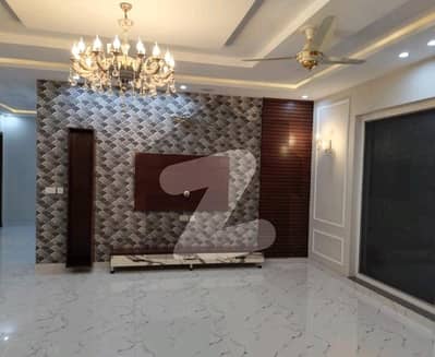 A Well Designed House Is Up For Sale In An Ideal Location In Lahore