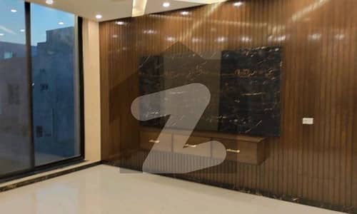 لاہور پریس کلب ہاؤسنگ سکیم لاہور میں 5 کمروں کا 10 مرلہ مکان 4.8 کروڑ میں برائے فروخت۔