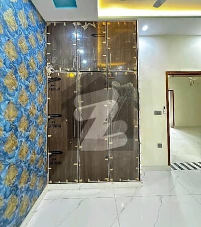 ایڈن بولیوارڈ - بلاک سی ایڈن بولیوارڈ ہاؤسنگ سکیم,کالج روڈ,لاہور میں 5 کمروں کا 5 مرلہ مکان 2.35 کروڑ میں برائے فروخت۔