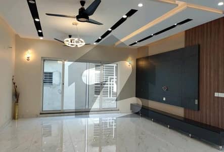 اتحاد ٹاؤن رائیونڈ روڈ,لاہور میں 2 کمروں کا 3 مرلہ بالائی پورشن 1.2 کروڑ میں برائے فروخت۔