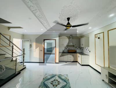 بھٹہ چوک لاہور میں 3 کمروں کا 4 مرلہ مکان 1.95 کروڑ میں برائے فروخت۔