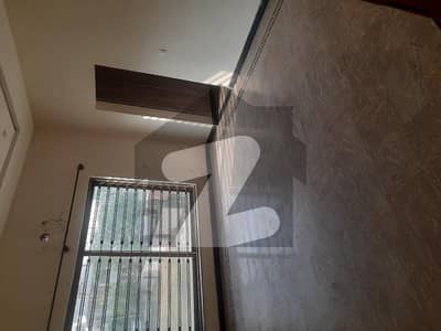 پاکستان ٹاؤن اسلام آباد میں 3 کمروں کا 10 مرلہ مکان 2.8 کروڑ میں برائے فروخت۔