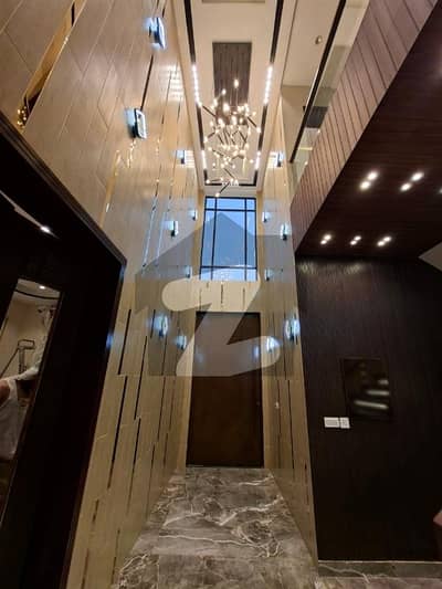 10 marla VIP house for sale in bahria town Lahore