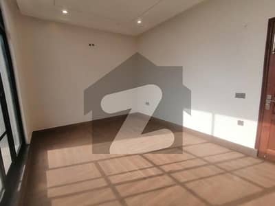 واپڈا ٹاؤن فیز 1 واپڈا ٹاؤن,ملتان میں 2 کمروں کا 7 مرلہ زیریں پورشن 45.0 ہزار میں کرایہ پر دستیاب ہے۔