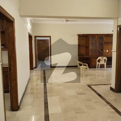 آئی ۔ 8 اسلام آباد میں 3 کمروں کا 1 کنال بالائی پورشن 2.5 لاکھ میں کرایہ پر دستیاب ہے۔