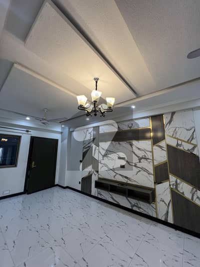 2 Beds unfurnished Flat For Rent in E11/4 Madina Tower