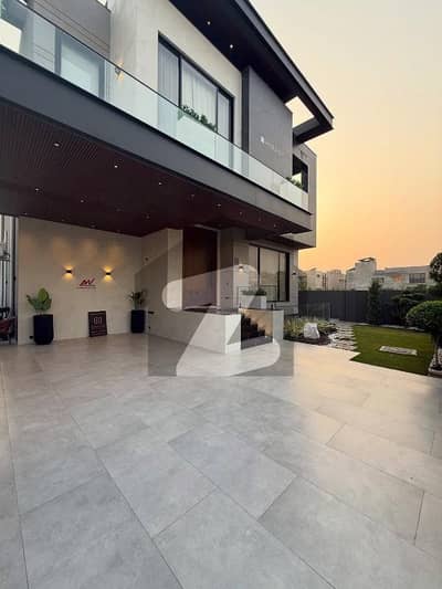 ڈی ایچ اے فیز 7 - بلاک آر فیز 7,ڈیفنس (ڈی ایچ اے),لاہور میں 5 کمروں کا 1 کنال مکان 11.0 کروڑ میں برائے فروخت۔