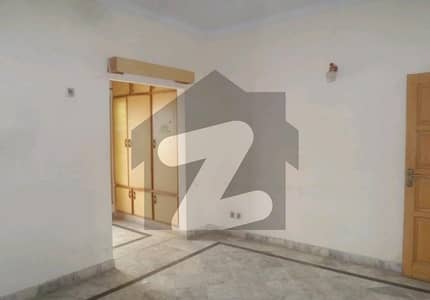 آئی ۔ 8/3 آئی ۔ 8,اسلام آباد میں 6 کمروں کا 12 مرلہ مکان 12.75 کروڑ میں برائے فروخت۔