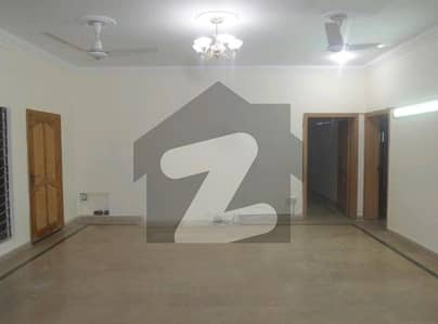 آئی ۔ 8/3 آئی ۔ 8,اسلام آباد میں 6 کمروں کا 12 مرلہ مکان 15.25 کروڑ میں برائے فروخت۔