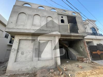 ملتان پبلک سکول روڈ ملتان میں 3 کمروں کا 3 مرلہ مکان 1.0 کروڑ میں برائے فروخت۔