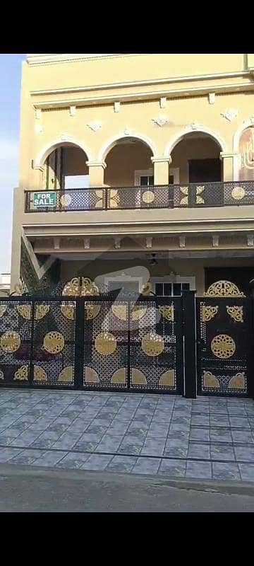 ڈی سی کالونی گوجرانوالہ میں 5 کمروں کا 10 مرلہ مکان 4.6 کروڑ میں برائے فروخت۔