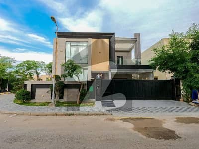 بحریہ ٹاؤن شاہین بلاک بحریہ ٹاؤن سیکٹر B,بحریہ ٹاؤن,لاہور میں 5 کمروں کا 1 کنال مکان 14.95 کروڑ میں برائے فروخت۔