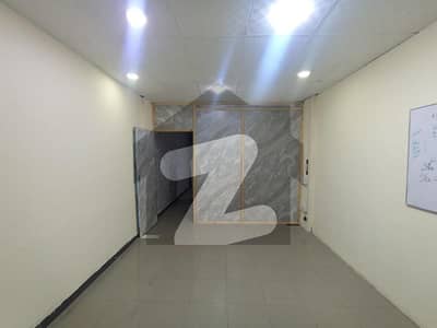 450 Square Feet Office For rent In I-8 Markaz