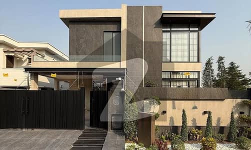 ڈی ایچ اے فیز 7 - بلاک یو فیز 7,ڈیفنس (ڈی ایچ اے),لاہور میں 5 کمروں کا 1 کنال مکان 9.5 کروڑ میں برائے فروخت۔