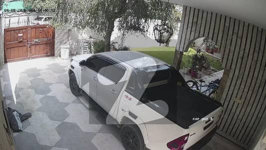 600 Yards Lower Ground Portion | 3 Bed | 2-Car Parking | Block 6 Gulshan ( Near NIPA)