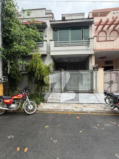 5 Marla Use House Available For Sale Prime Location Near Tooo Park And Masjid All Facilities Available Here