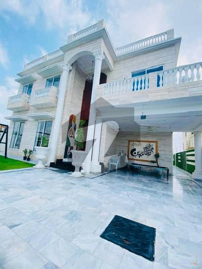 ڈی ایچ اے فیز 7 ڈیفنس (ڈی ایچ اے),لاہور میں 5 کمروں کا 1 کنال مکان 2.7 لاکھ میں کرایہ پر دستیاب ہے۔