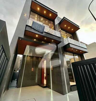 ڈی ایچ اے 9 ٹاؤن ڈیفنس (ڈی ایچ اے),لاہور میں 3 کمروں کا 5 مرلہ مکان 80.0 ہزار میں کرایہ پر دستیاب ہے۔