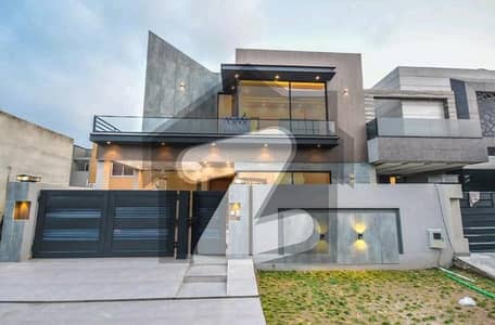 10 Marla Modern Design Luxury House Available For Sale