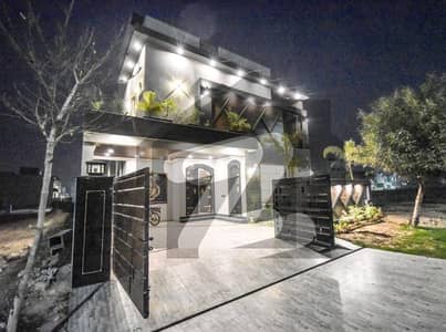 ڈی ایچ اے 9 ٹاؤن ڈیفنس (ڈی ایچ اے),لاہور میں 3 کمروں کا 5 مرلہ مکان 2.05 کروڑ میں برائے فروخت۔