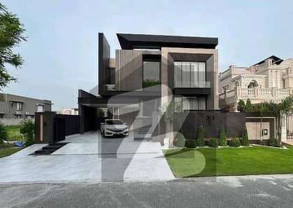 ڈی ایچ اے فیز 8 ڈیفنس (ڈی ایچ اے),لاہور میں 5 کمروں کا 1 کنال مکان 3.15 لاکھ میں کرایہ پر دستیاب ہے۔