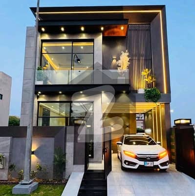 ڈی ایچ اے 9 ٹاؤن ڈیفنس (ڈی ایچ اے),لاہور میں 3 کمروں کا 5 مرلہ مکان 95.0 ہزار میں کرایہ پر دستیاب ہے۔