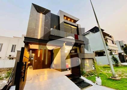 ڈی ایچ اے 9 ٹاؤن ڈیفنس (ڈی ایچ اے),لاہور میں 3 کمروں کا 5 مرلہ مکان 95.0 ہزار میں کرایہ پر دستیاب ہے۔