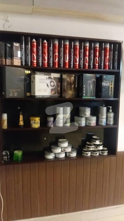 ڈی ایچ اے فیز 4 ڈیفنس (ڈی ایچ اے),لاہور میں 4 مرلہ Studio دفتر 50.0 ہزار میں کرایہ پر دستیاب ہے۔