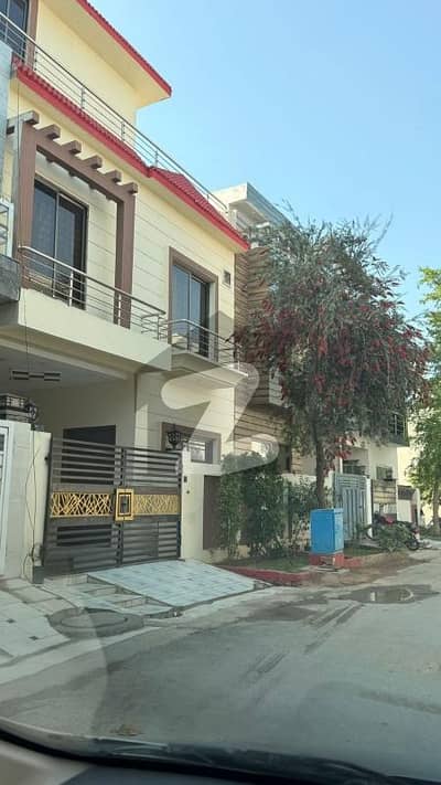 الکبیر ٹاؤن - فیز 2 الکبیر ٹاؤن,رائیونڈ روڈ,لاہور میں 2 کمروں کا 3 مرلہ مکان 62.0 ہزار میں کرایہ پر دستیاب ہے۔