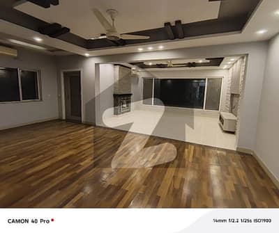 ڈیفینس رایا ڈی ایچ اے ڈیفینس,لاہور میں 5 کمروں کا 1 کنال مکان 3.7 لاکھ میں کرایہ پر دستیاب ہے۔