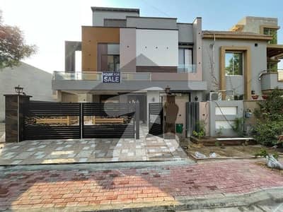 10 MARLA BEAUTIFUL HOUSE FOR SALE IN OVERSEASB B BAHRIA TOWN LAHORE
