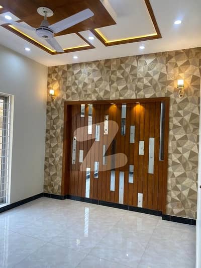 بحریہ ٹاؤن ۔ بلاک بی بی بحریہ ٹاؤن سیکٹرڈی,بحریہ ٹاؤن,لاہور میں 3 کمروں کا 5 مرلہ مکان 2.0 کروڑ میں برائے فروخت۔