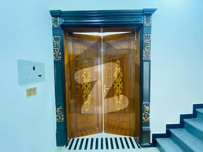 نیو سٹی فیز 2 نیو سٹی,واہ میں 4 کمروں کا 7 مرلہ مکان 2.78 کروڑ میں برائے فروخت۔