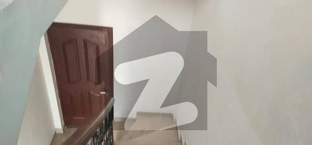 ڈی ایچ اے فیز 5 - بلاک جی فیز 5,ڈیفنس (ڈی ایچ اے),لاہور میں 6 کمروں کا 1 کنال مکان 3.6 لاکھ میں کرایہ پر دستیاب ہے۔