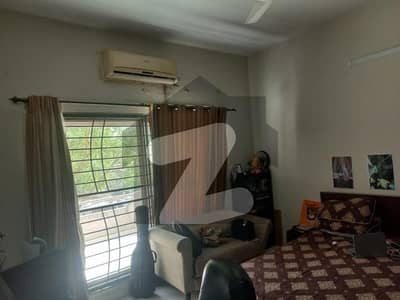 12 Marla 5 Bedrooms Investor Price House For Sale.