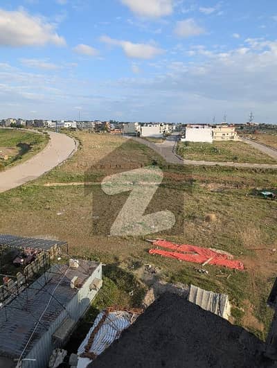 10 Marla possession ready to construction highted location plot available for sale on investor price in Taj Residencia orchard block