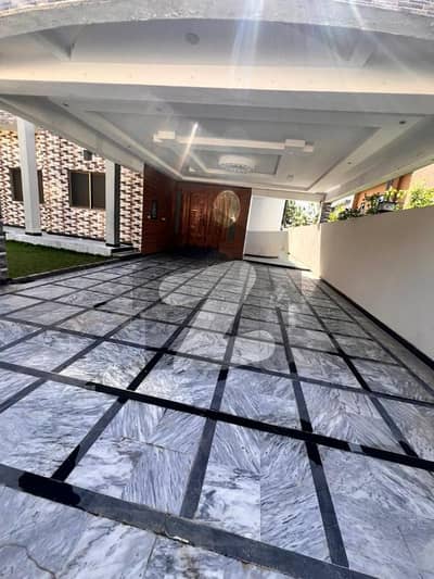 1.5 kanal house for rent banigala